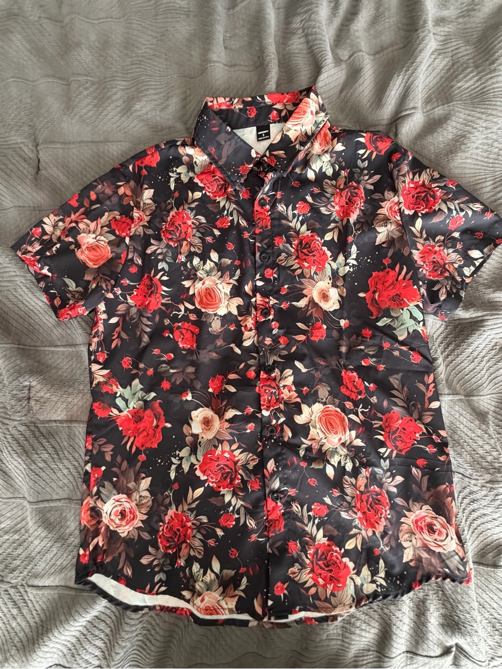 Casual Short-Sleeve Button-Down Shirt - Black with Red Floral Print